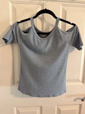Everly Blue Ribbed Cold Shoulder Short Sleeve Top